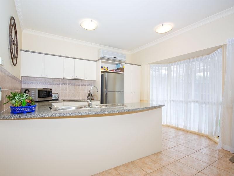 16 Pintail Crescent, Forest Lake QLD 4078