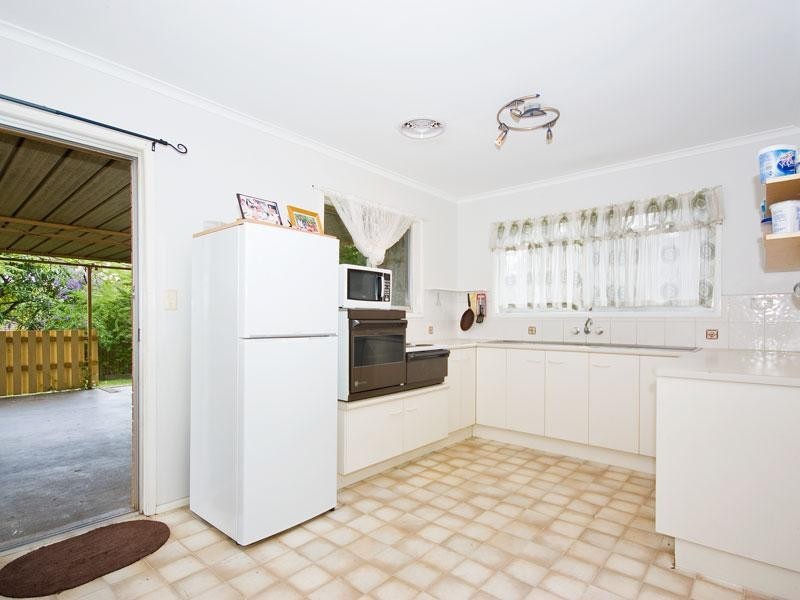68 Dandenong Road, Jamboree Heights QLD 4074