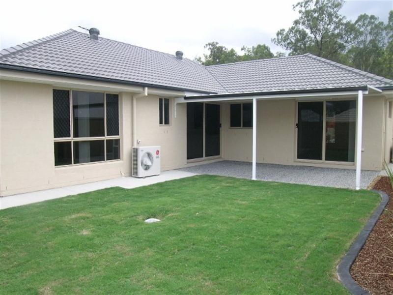 8 Tropical Drive, Forest Lake QLD 4078