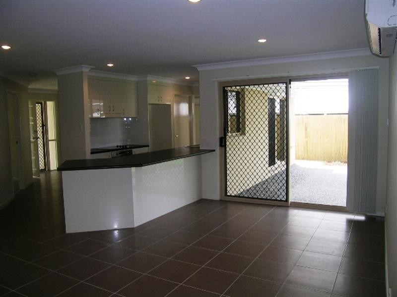 8 Tropical Drive, Forest Lake QLD 4078