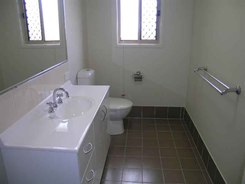 8 Tropical Drive, Forest Lake QLD 4078