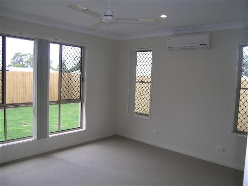 8 Tropical Drive, Forest Lake QLD 4078