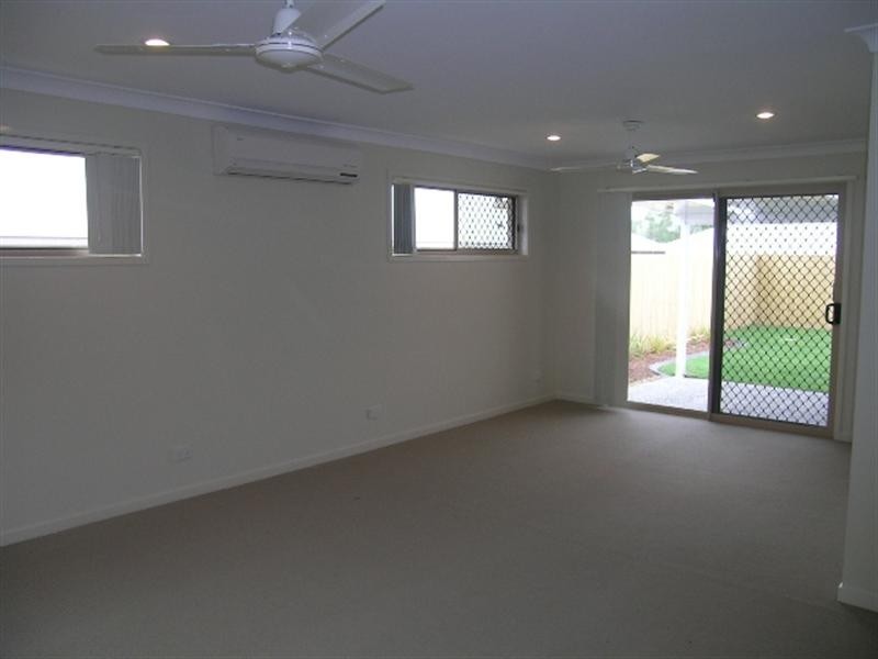 8 Tropical Drive, Forest Lake QLD 4078