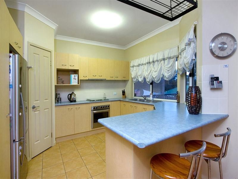 12 Paterson Place, Forest Lake QLD 4078