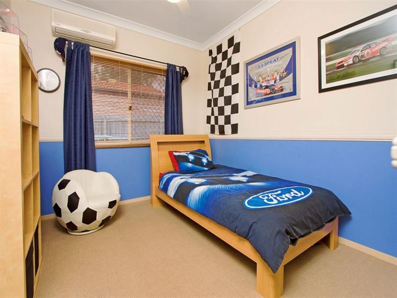 12 Paterson Place, Forest Lake QLD 4078