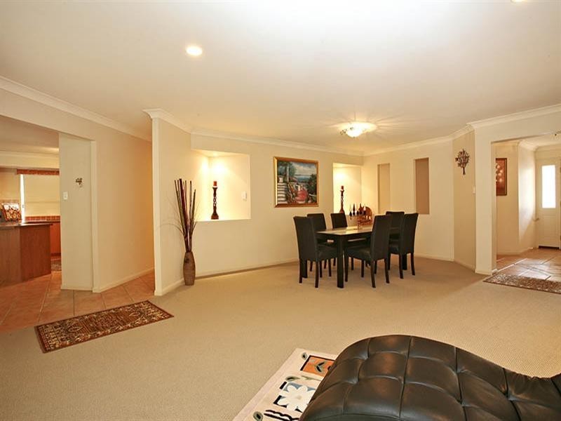 7 St Ives Circuit, Forest Lake QLD 4078