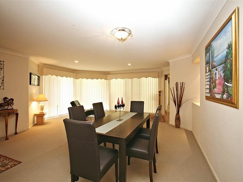 7 St Ives Circuit, Forest Lake QLD 4078