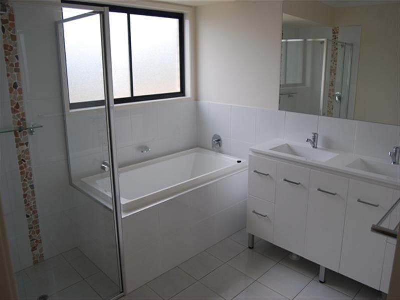 25 Spotted Gum Street, Heathwood QLD 4110