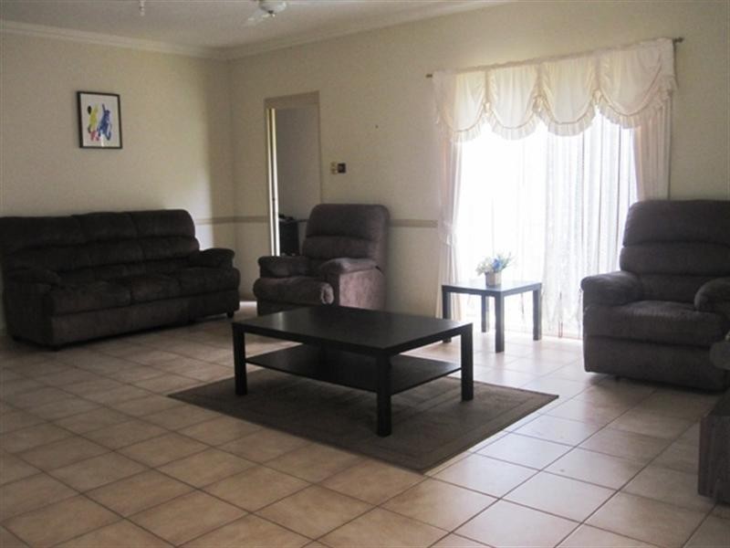 27 Mapleton Crescent, Forest Lake QLD 4078