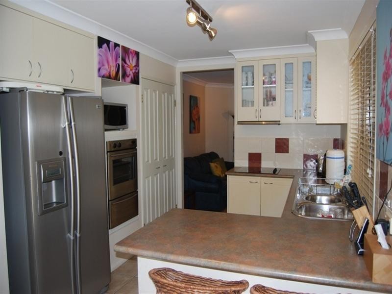 2 Blenheim Close, Forest Lake QLD 4078