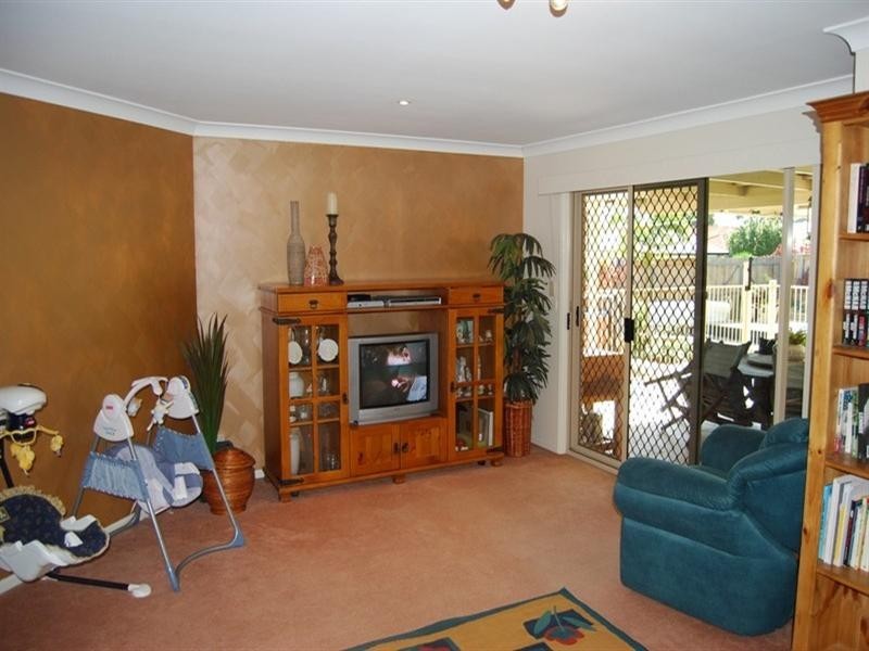 2 Blenheim Close, Forest Lake QLD 4078