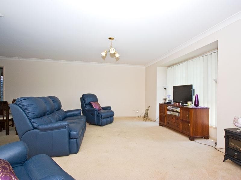 17 Bannister Place, Forest Lake QLD 4078