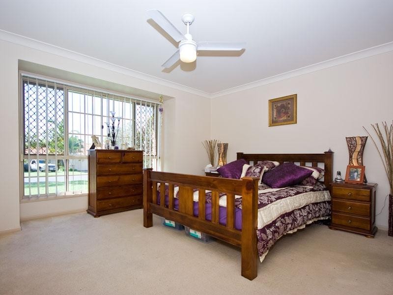 17 Bannister Place, Forest Lake QLD 4078