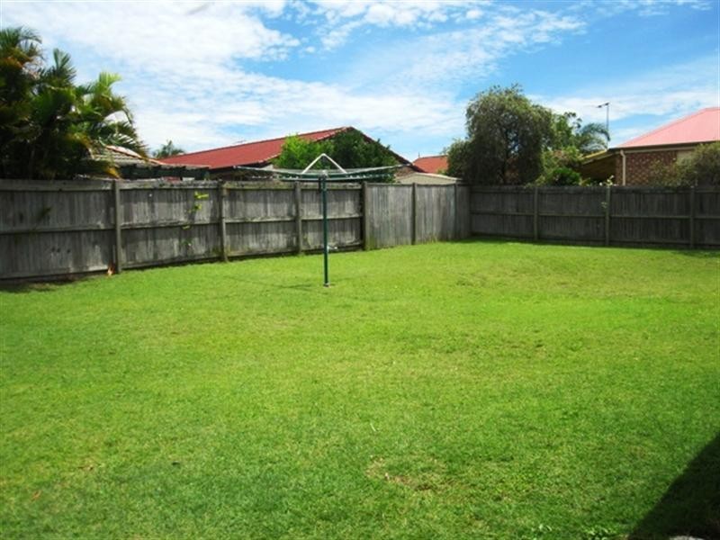 6 Winnecke Close, Forest Lake QLD 4078