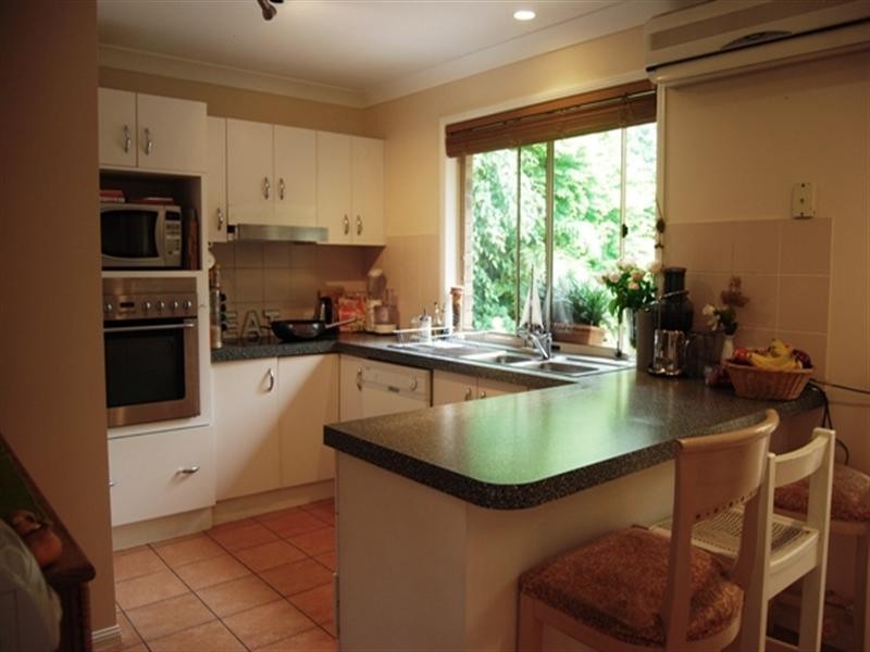 16 Phillip Place, Forest Lake QLD 4078