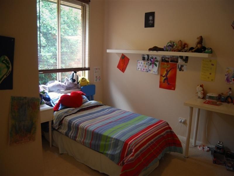 16 Phillip Place, Forest Lake QLD 4078