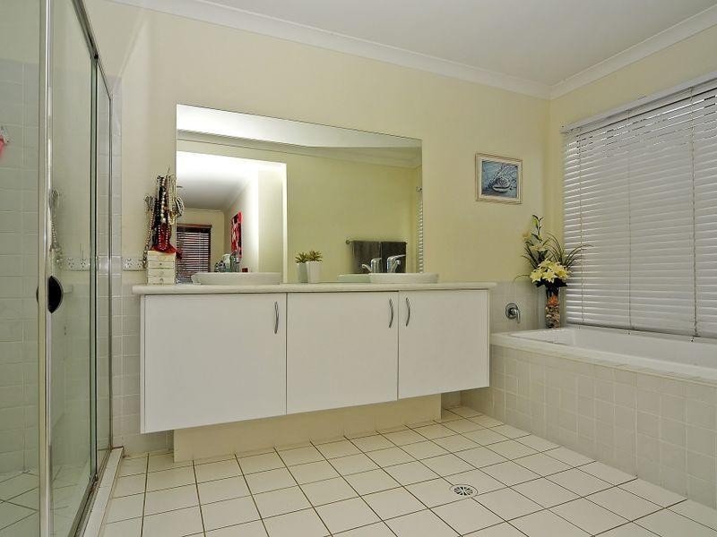19 Hinchinbrook Circuit, Forest Lake QLD 4078