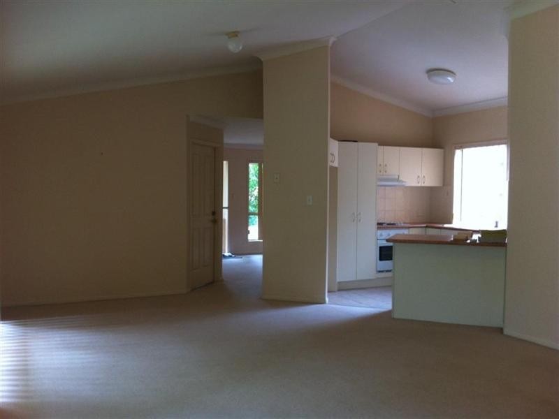 37 St James Street, Forest Lake QLD 4078