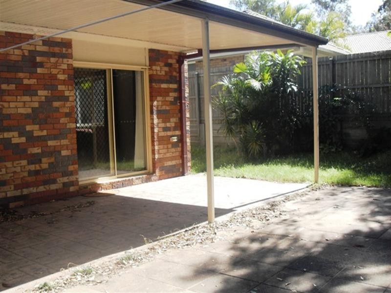 8 Wentworth Close, Forest Lake QLD 4078