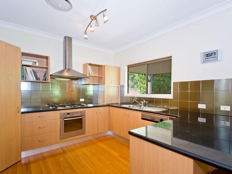 18 Canterbury Close, Forest Lake QLD 4078