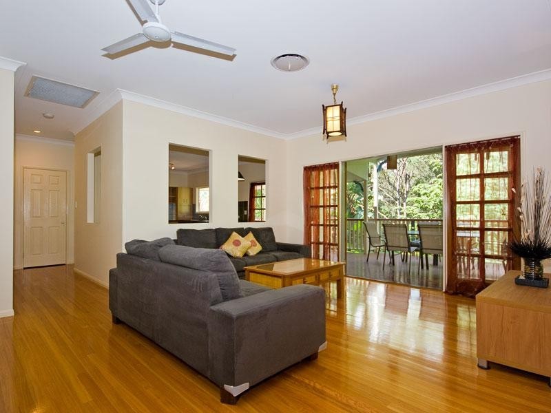 18 Canterbury Close, Forest Lake QLD 4078