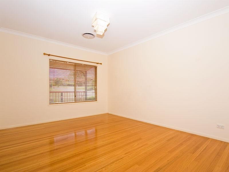 18 Canterbury Close, Forest Lake QLD 4078