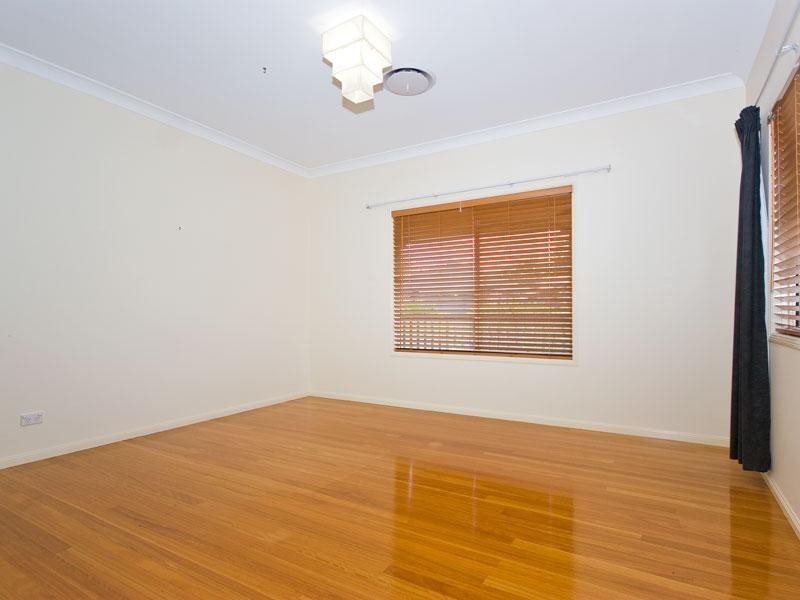 18 Canterbury Close, Forest Lake QLD 4078