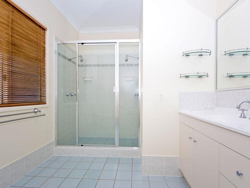 18 Canterbury Close, Forest Lake QLD 4078