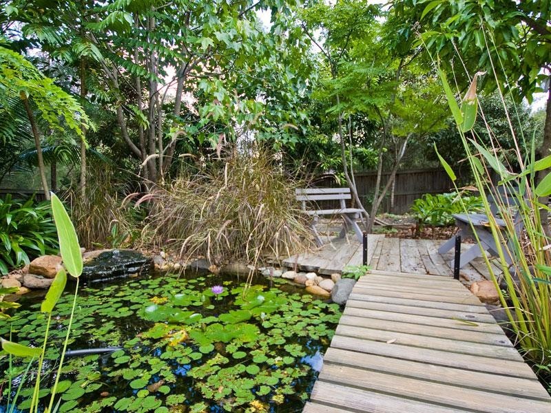 18 Canterbury Close, Forest Lake QLD 4078