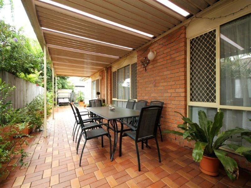 8 Simpson Way, Forest Lake QLD 4078