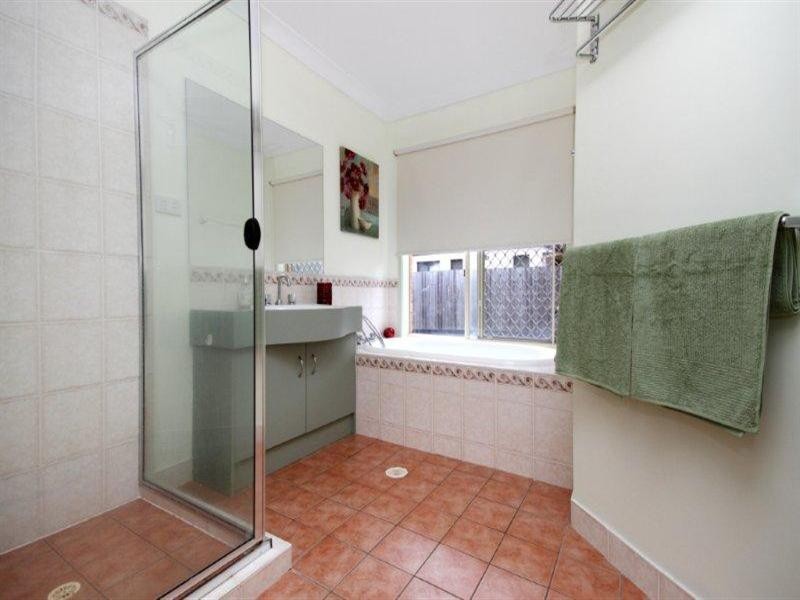 8 Simpson Way, Forest Lake QLD 4078