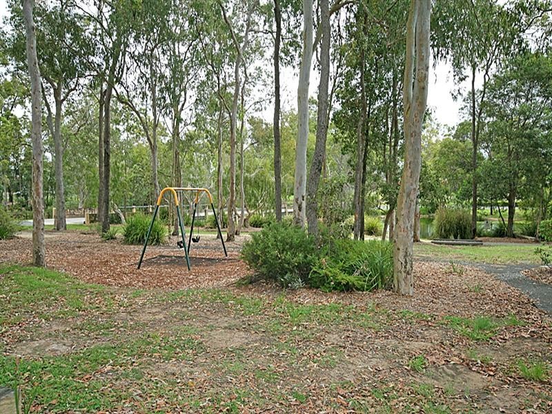 8 Simpson Way, Forest Lake QLD 4078