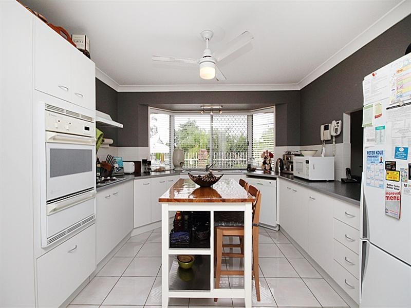 14 Barrier Place, Forest Lake QLD 4078