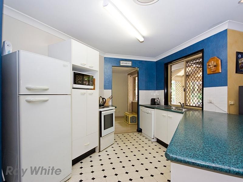 25 Beaufront Place, Forest Lake QLD 4078