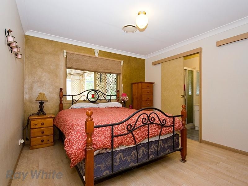 25 Beaufront Place, Forest Lake QLD 4078