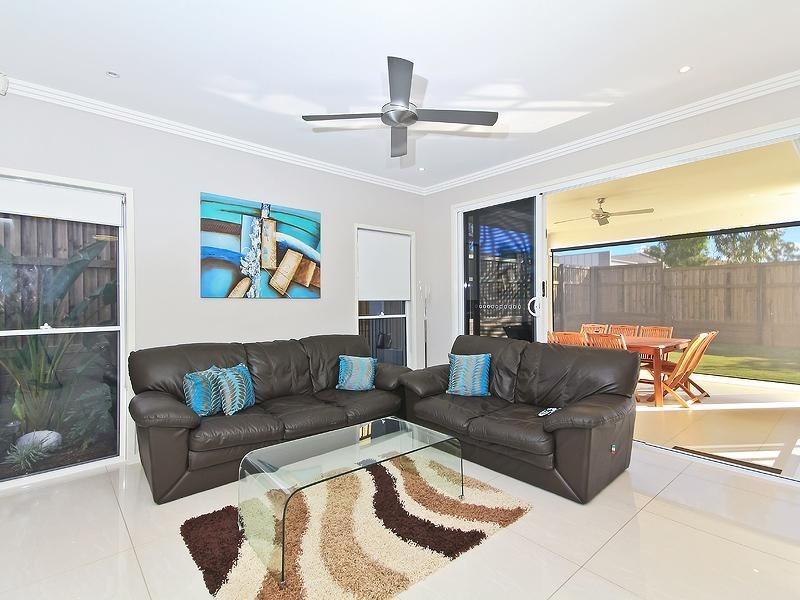 34 Sandalwood Street, Heathwood QLD 4110