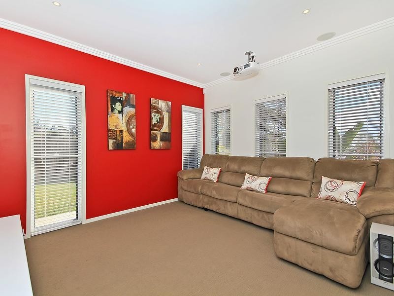 34 Sandalwood Street, Heathwood QLD 4110