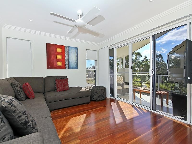 34 Sandalwood Street, Heathwood QLD 4110