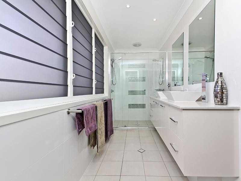 34 Sandalwood Street, Heathwood QLD 4110