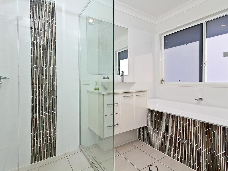 34 Sandalwood Street, Heathwood QLD 4110