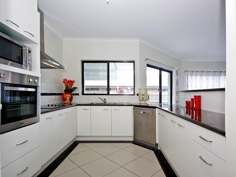 66 Gardenia Circuit, Heathwood QLD 4110