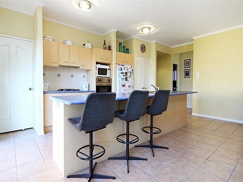 9 Hamilton Close, Forest Lake QLD 4078