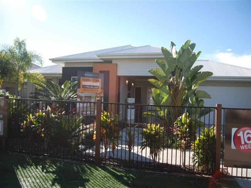 8 Tea Tree Street, Heathwood QLD 4110