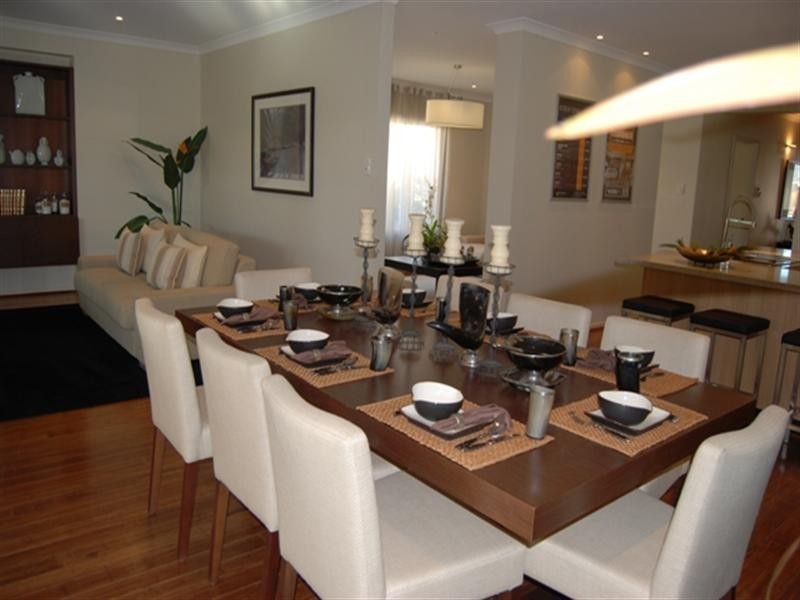 8 Tea Tree Street, Heathwood QLD 4110