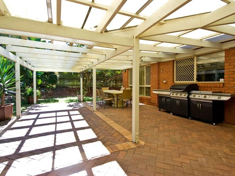 15 Burke Place, Forest Lake QLD 4078