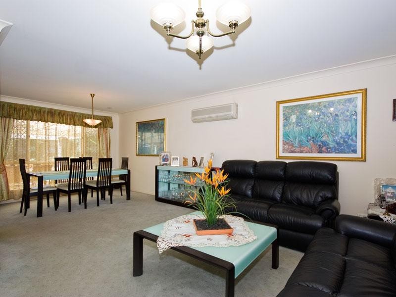 15 Burke Place, Forest Lake QLD 4078