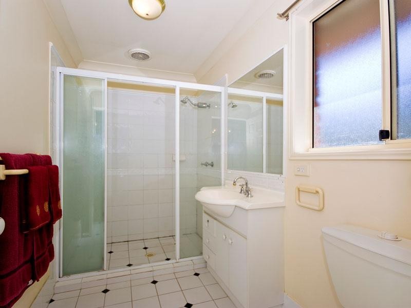 15 Burke Place, Forest Lake QLD 4078