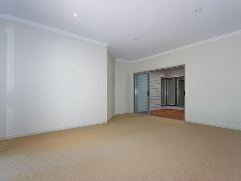 1583 Sanctuary Drive, Forest Lake QLD 4078