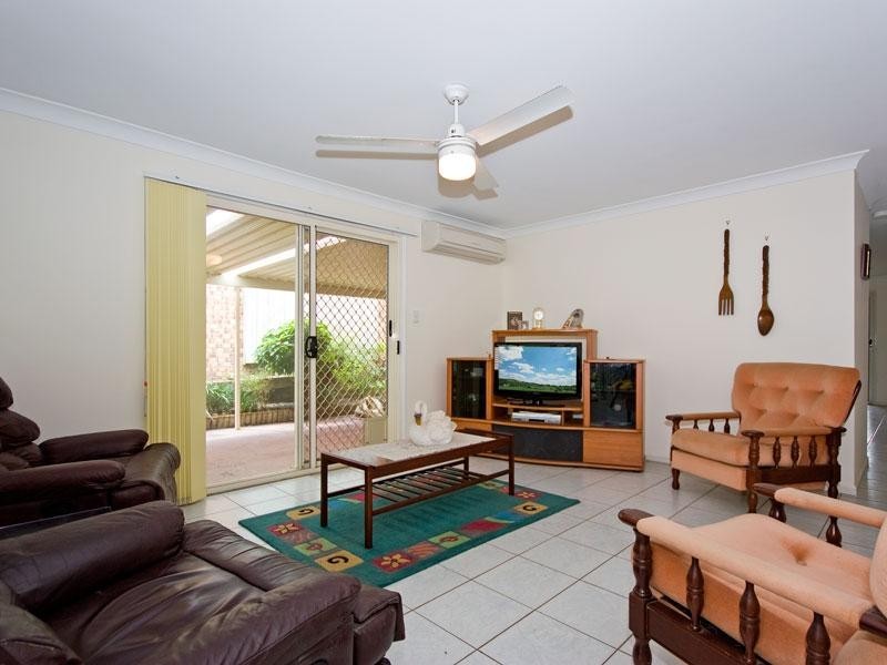 10 Cambridge Crescent, Forest Lake QLD 4078