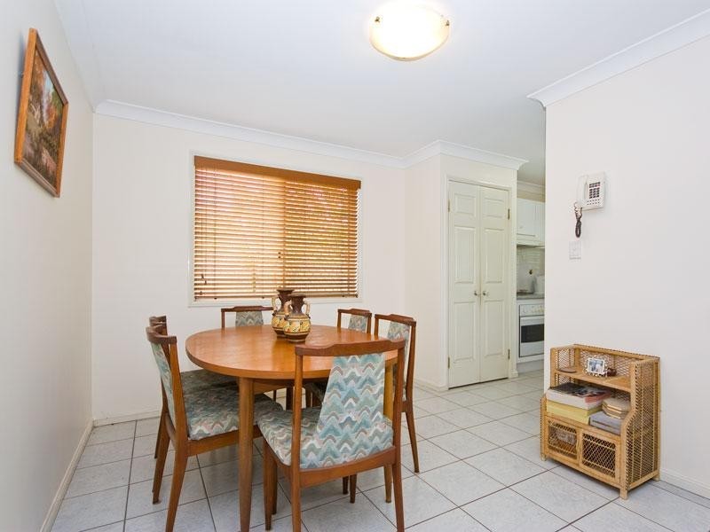 10 Cambridge Crescent, Forest Lake QLD 4078